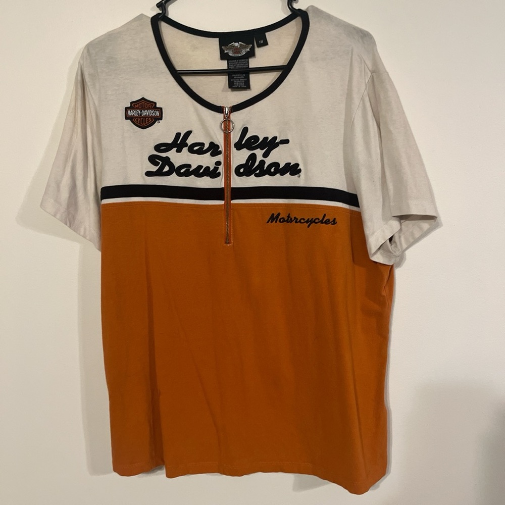 Harley Davidson short sleeve t-shirt.(no stains hanger is just visible)